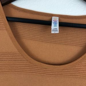 LuLaRoe Tops - LuLaRoe Textured Tee Classic T-Shirt LuLaRoe Tops - LuLaRoe Textured Tee Classic T-Shirt